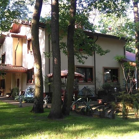 Villa Podkowa Podkowa Leśna Exteriör bild