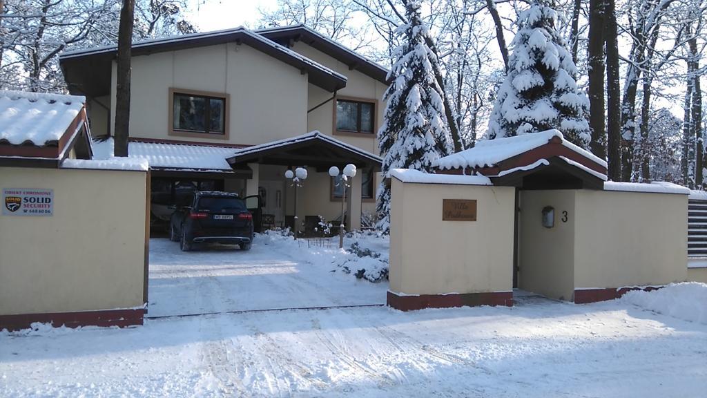 Villa Podkowa Podkowa Leśna Exteriör bild